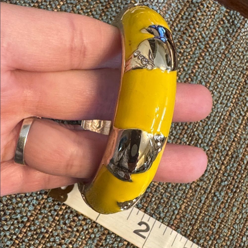 3009 NWOT Sequin Yellow Gold Tone Enamel Bangle